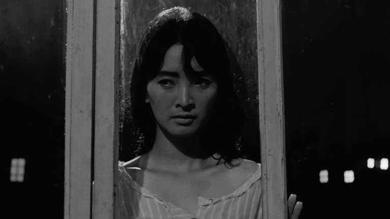 Lee Eun-shim in The Housemaid (1960).