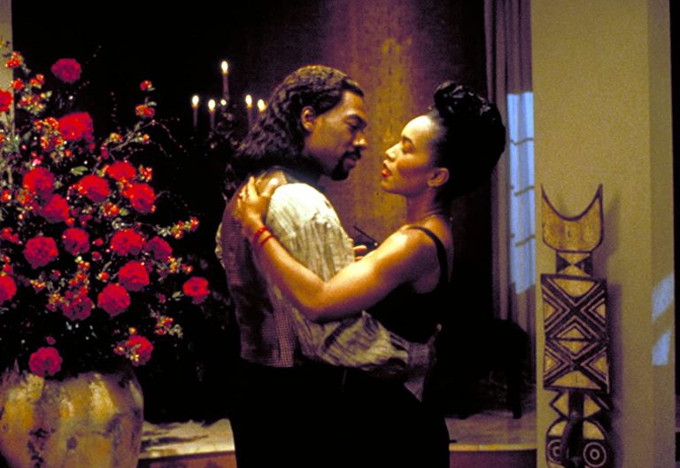 Eddie Murphy and Angela Bassett in Vampire in Brooklyn (1995).