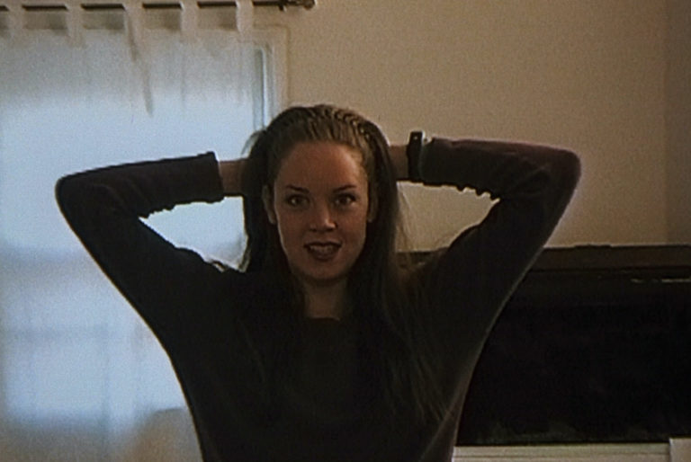 Heather Donahue in The Blair Witch Project (1999).