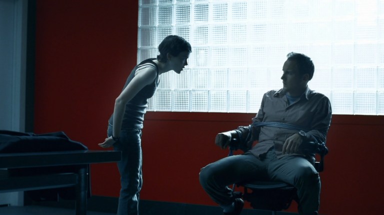 Elliot Page questions Patrick Wilson in Hard Candy (2005).