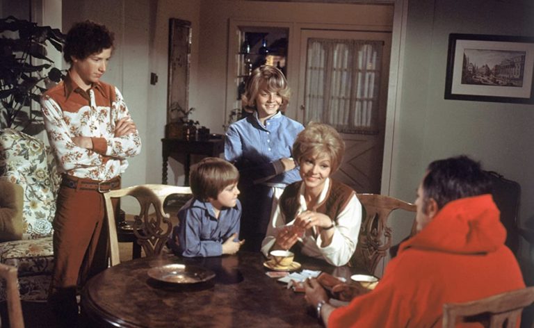 Jodie Foster, John Astin, Barbara Harris, Sparky Marcus, and Marc McClure in Freaky Friday (1976).