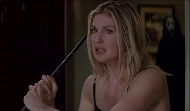 Kelly Rutherford in Scream 3 (2000).
