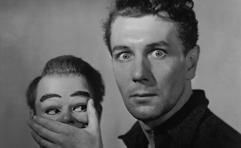 Michael Redgrave in Dead of Night (1945).