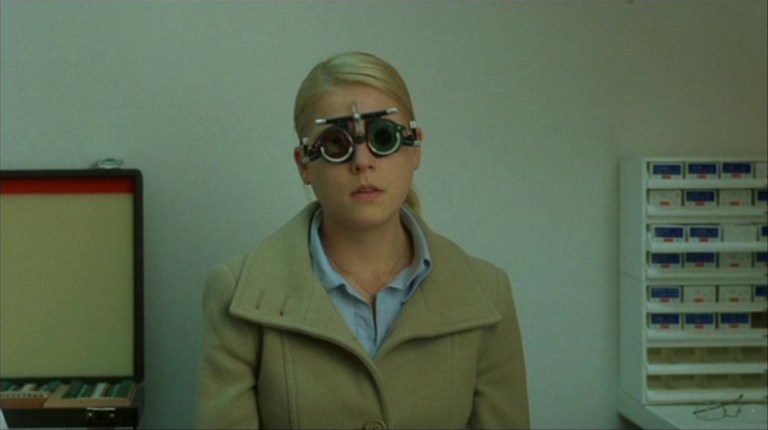 Franziska Weisz in Hotel (2004).