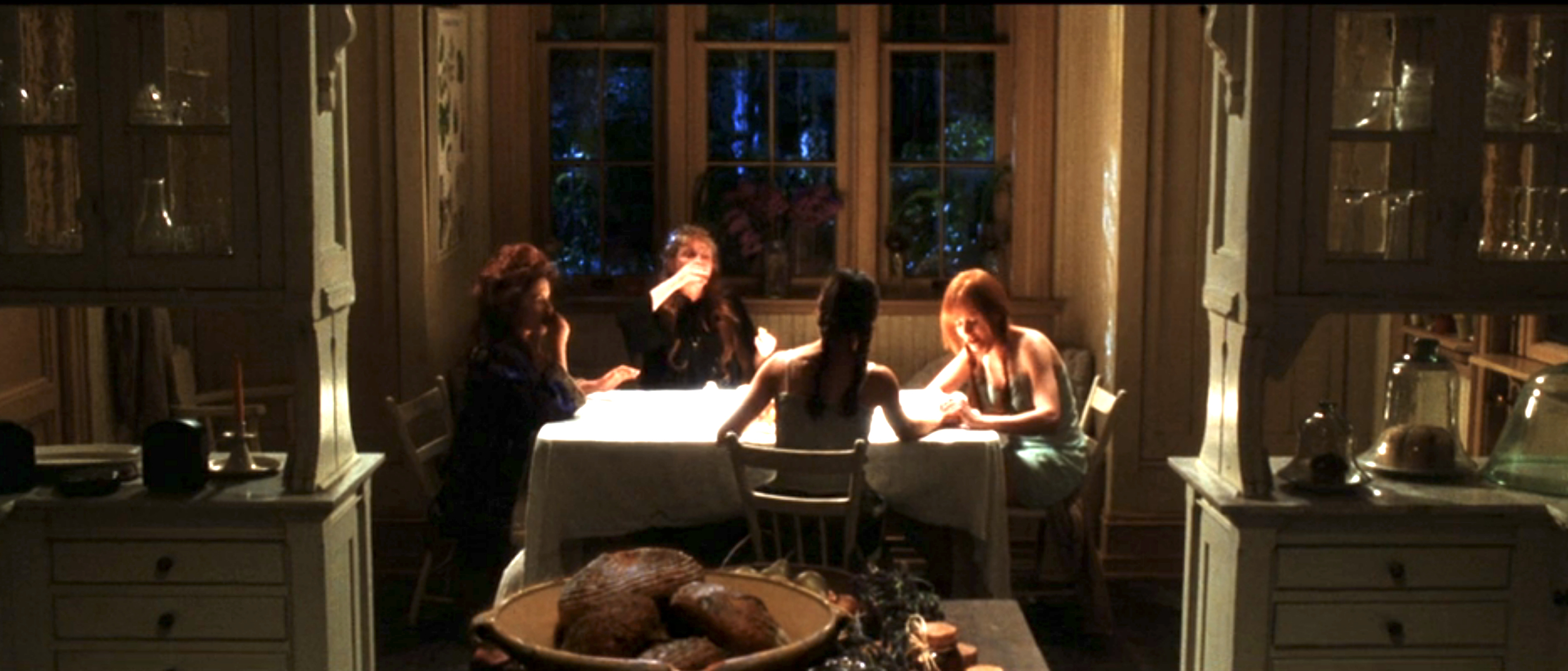 32 Witchy Facts About ‘Practical Magic’ (1998) – Creepy Catalog
