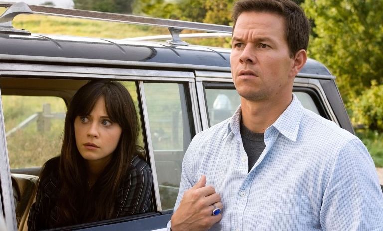 Zooey Deschanel and Mark Wahlberg in The Happening (2008).