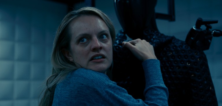 Elisabeth Moss in The Invisible Man (2020).