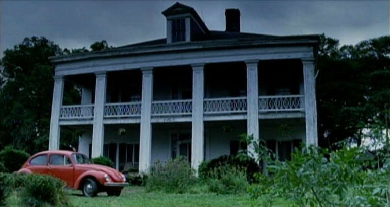 The plantation house in Skeleton Key (2005)