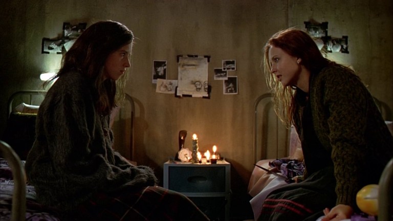 Ginger Snaps (2000)