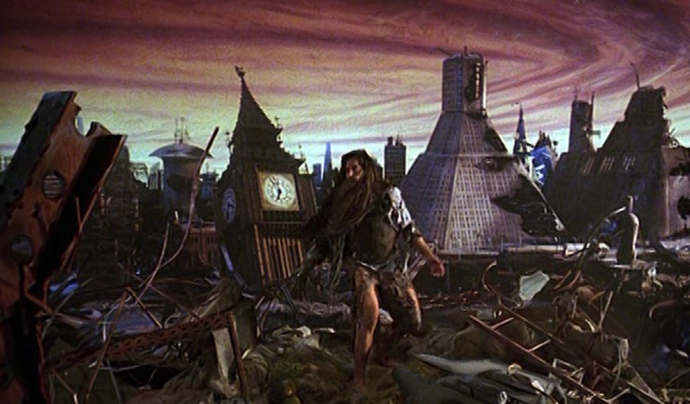 Ash alone in an apocalyptic future in Army of Darkness (1992).