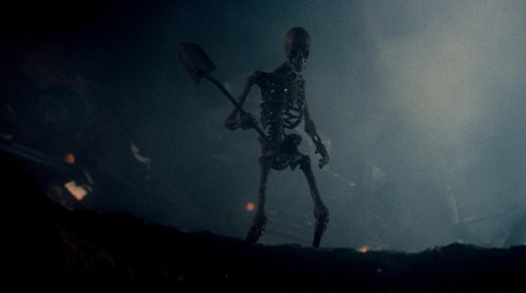 Freddy's skeleton with a shovel in A Nightmare on Elm Street 3: Dream Warriors (1987).