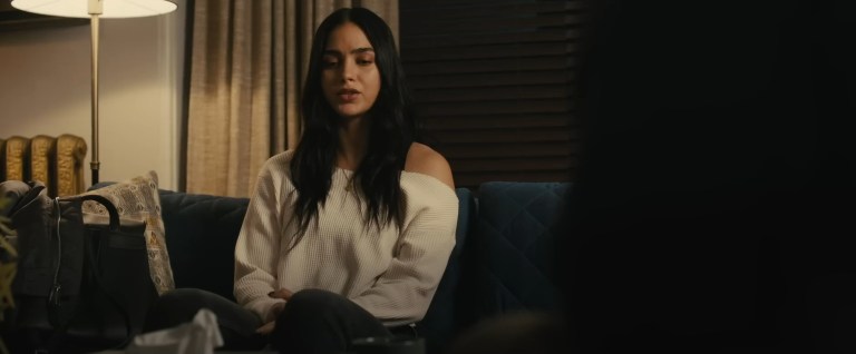 Sam talks with her therapist in Scream VI (2023).