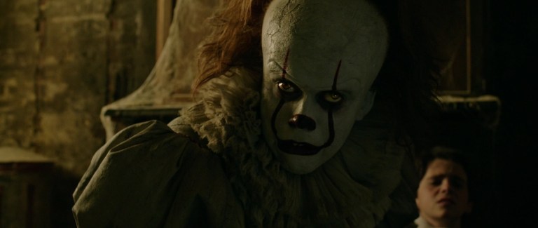 Bill Skarsgård as Pennywise in It (2017).