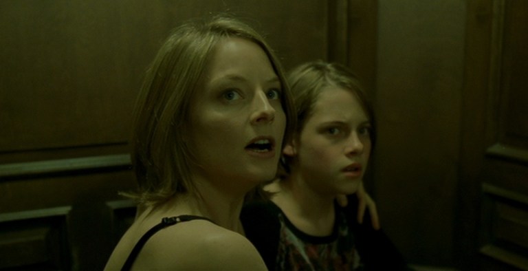 Jodie Foster and Kriste Stewart in Panic Room (2002)
