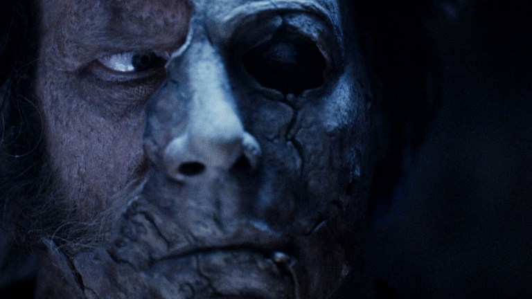 Tyler Mane playing Michael in 2009's Halloween 2),