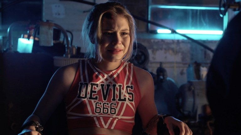 A cheerleader is tied to a chair in Deinfluencer (2022).