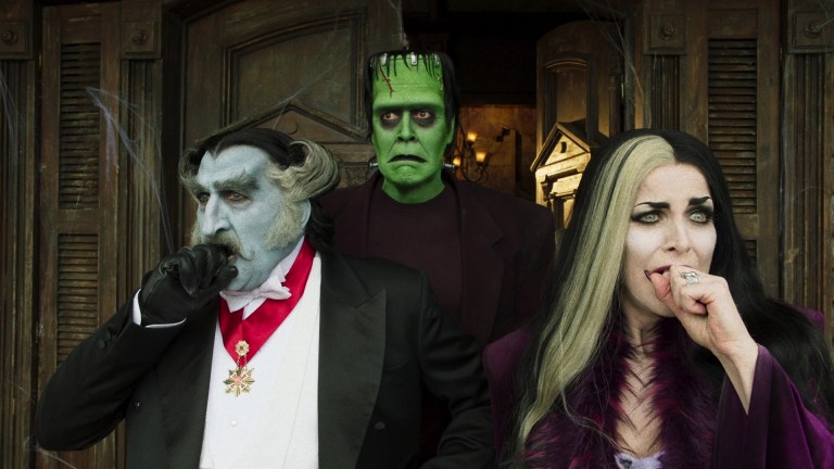 The Munsters (2022).