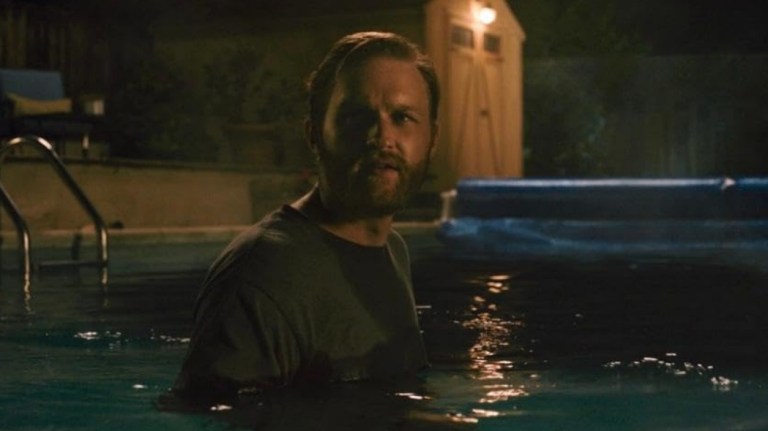 Wyatt Russell in a pool in Night Swim (2024).