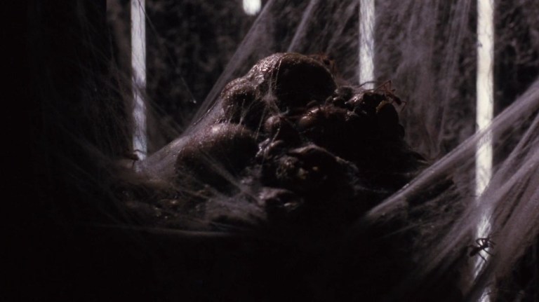 Eggs and webs in Arachnophobia (1990).