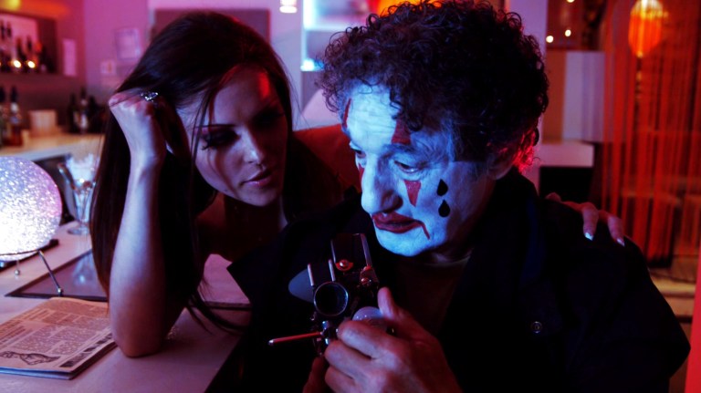 Jennilee Murray and David Hess in Smash Cut (2009).