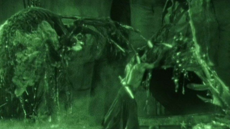 A gist sea spider in The Thief of Bagdad (1924).