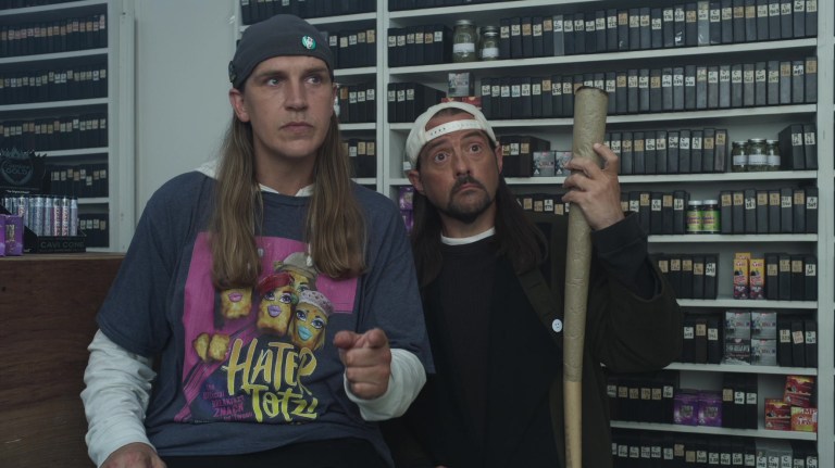 Jason Mewes and Kevin Smith in Clerks III (2022).