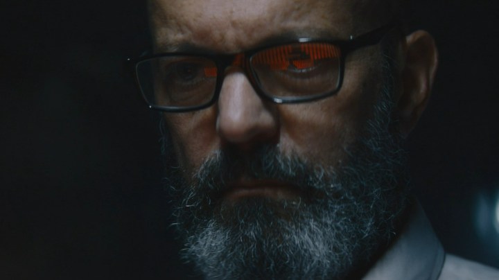 ‘Creep Box’ Review: A Somber Sci-Fi Thriller About Talking to the Dead