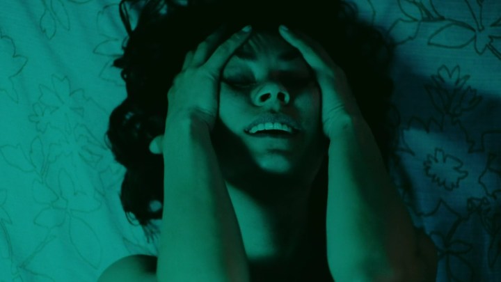 ‘The Dead Thing’ Review: A Supernaturally Charged Psychological Thriller About Being Ghosted