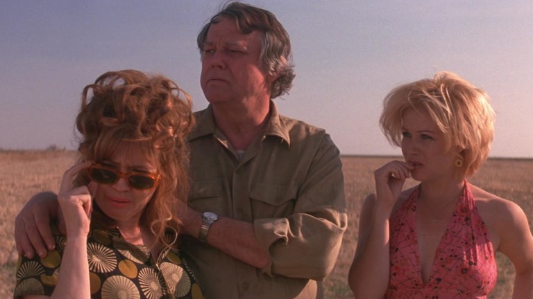 O-Lan Jones, Joe Don Baker, and Christina Applegate in Mars Attacks!