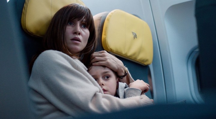 The 5 Scariest Airplane Flights In Horror Movies