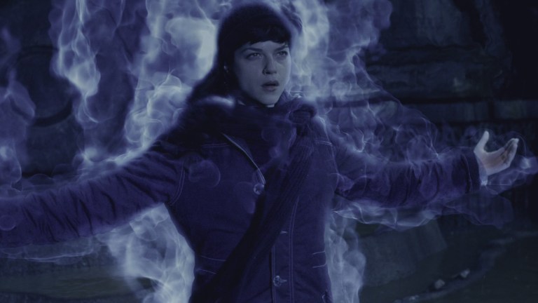 Selma Blair as Liz Sherman in Hellboy (2004).