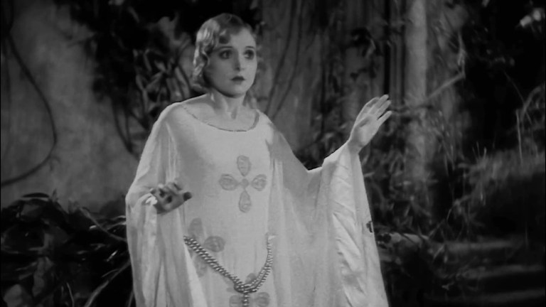 Madge Bellamy in White Zombie (1932).