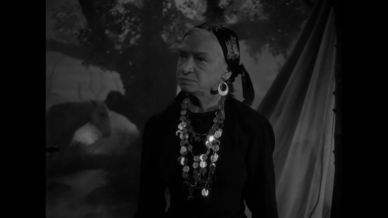 Maria Ouspenskaya in The Wolf Man (1941).