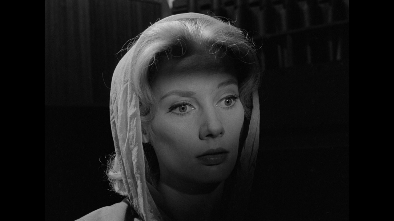 Candace Hilligoss in Carnival of Souls.