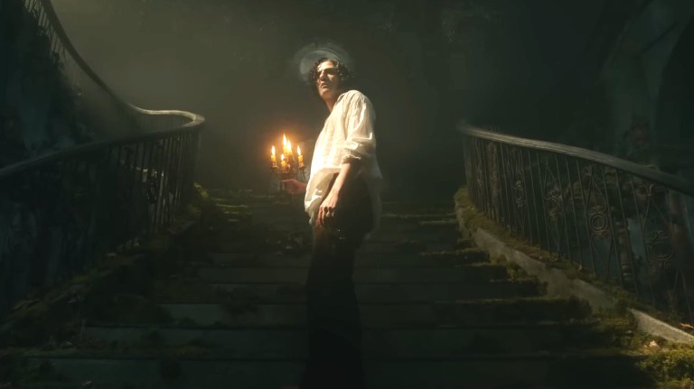 An image of Oscar Isaac in Guillermo del Toro's Frankenstein.