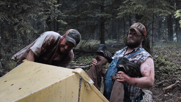 Alan Tudyk and Tyler Labine in Tucker and Dale vs. Evil (2010).