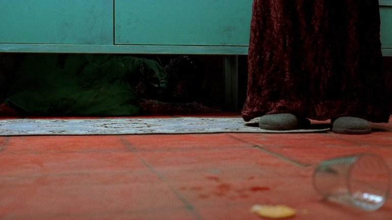 A Tale of Two Sisters (2003)