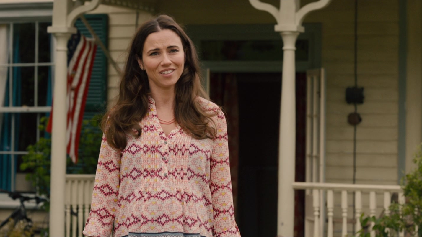 Linda Cardellini in The Avengers: Age of Ultron