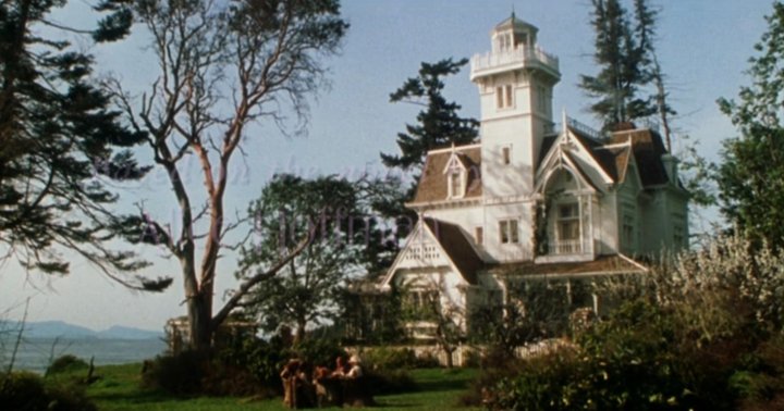 We Need to Talk About the ‘Practical Magic’ House