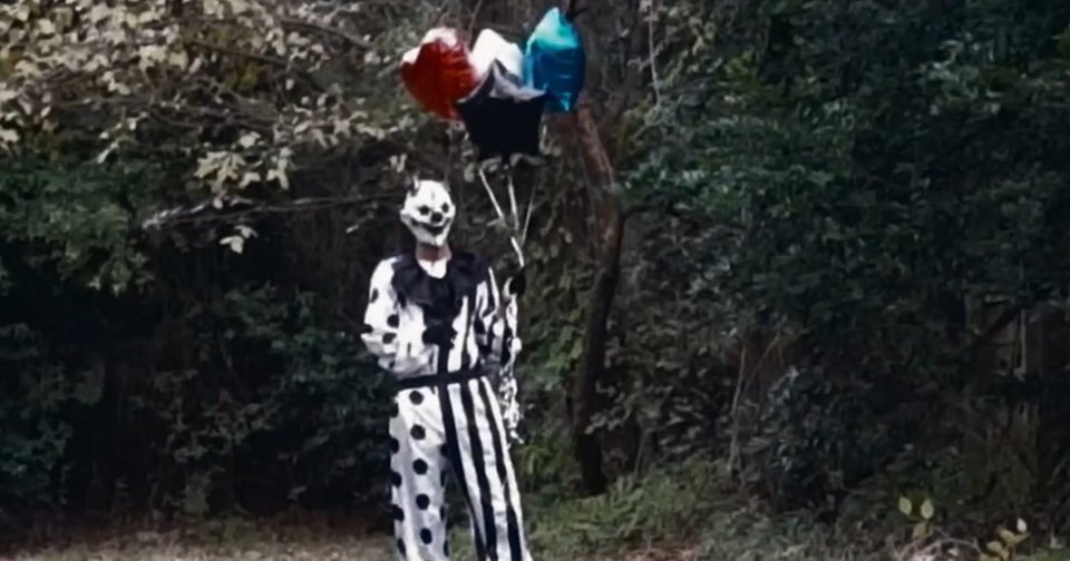 'Clown Panic' Documents the String of Viral, Creepy Clown Sightings That Took Place in 2016, and Itโs Now Streaming on Hulu