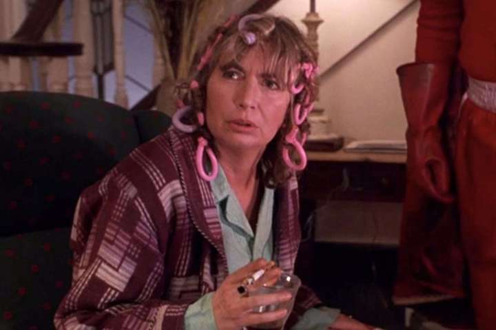 Penny Marshall’s Curmudgeon Hocus Pocus Character Is the Perfect Fall Spirit Animal