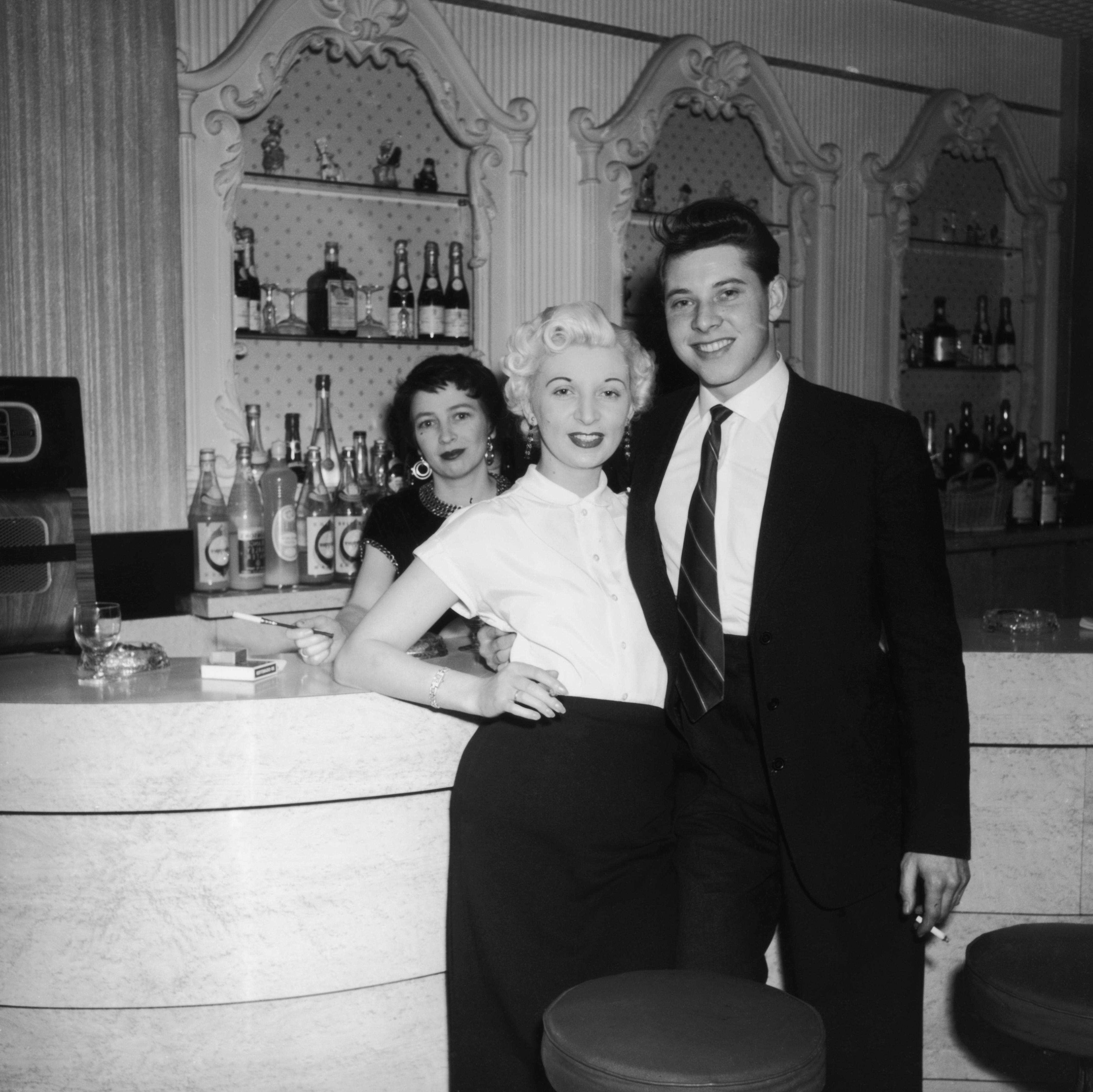 Ruth Ellis At Bar